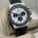95Y Custom DIW white,40mm, caixa de NTPT,mostrador Panda, botoes pretas, pulseira preta, cal.4130 (26)